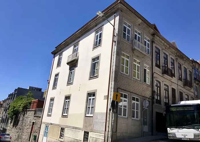 Urban Garden Porto Central Hostel